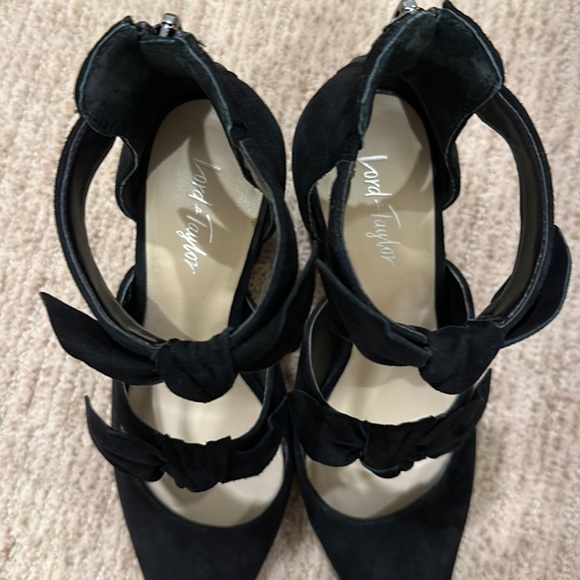 Lord and Taylor mules with bows box included - Picture 6 of 6